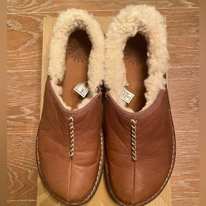 UGG Bettey Leather Slip On Shoe